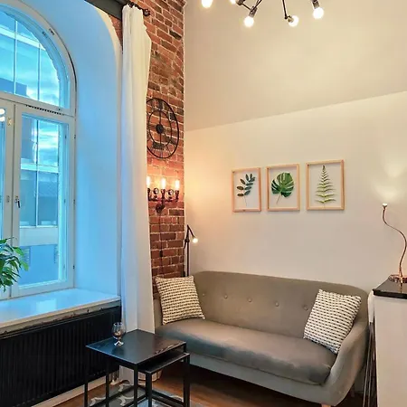 Stylish Historic Loft - Your Comfy Old Town Stop! Apartamento Tallin