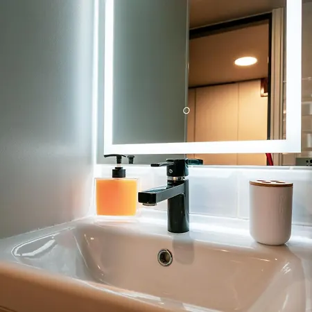 Stylish Historic Loft - Your Comfy Old Town Stop! Tallin